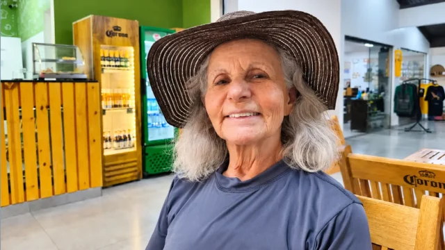 Idosa tem rosto fraturado e aguarda cirurgia de reconstrução facial após agressão em Goiânia