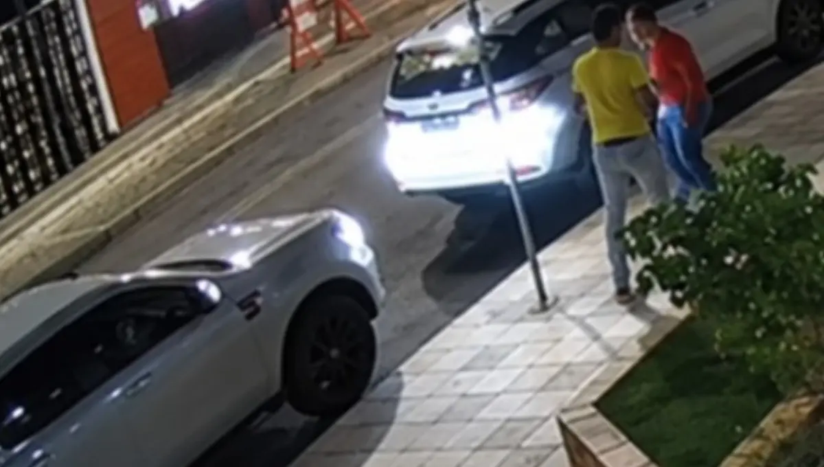 Idoso de vermelho é agredido por homem de verde e amarelo em Goiânia após vitória de Lula