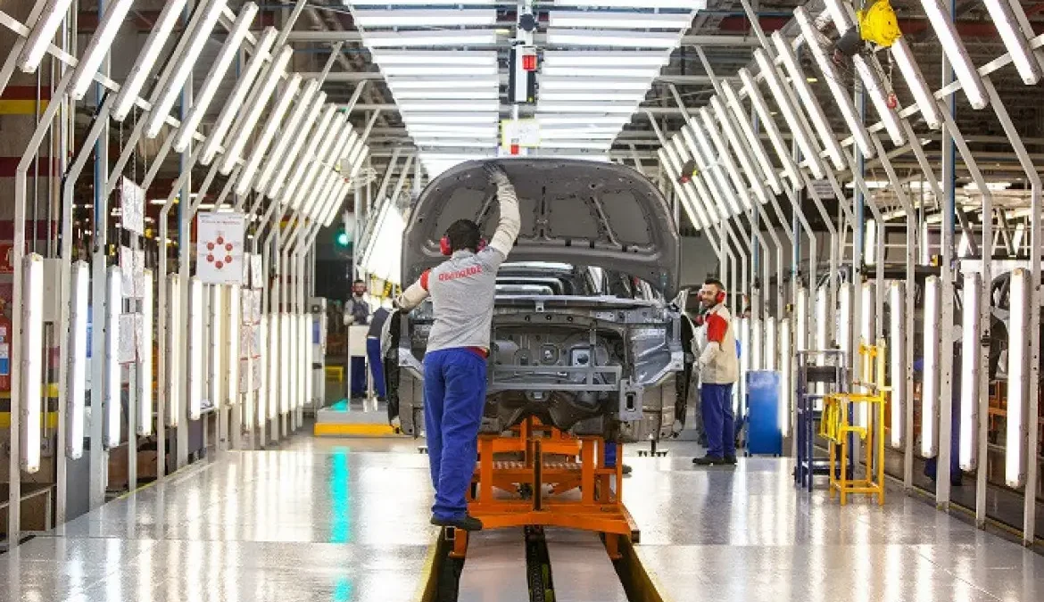 Indústria de Goiás cresce 2% em 2026 e supera média nacional, aponta IBGE