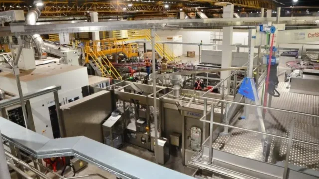 Indústria goiana cai 1% em agosto, mas mantém viés de alta em 2026
