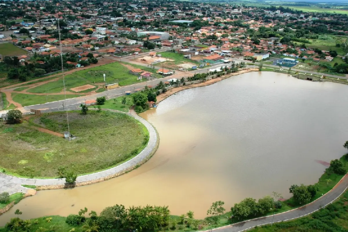 Iporá: cinco anos após ordem judicial, prefeitura ainda não fez obras de acessibilidade em orla de lago