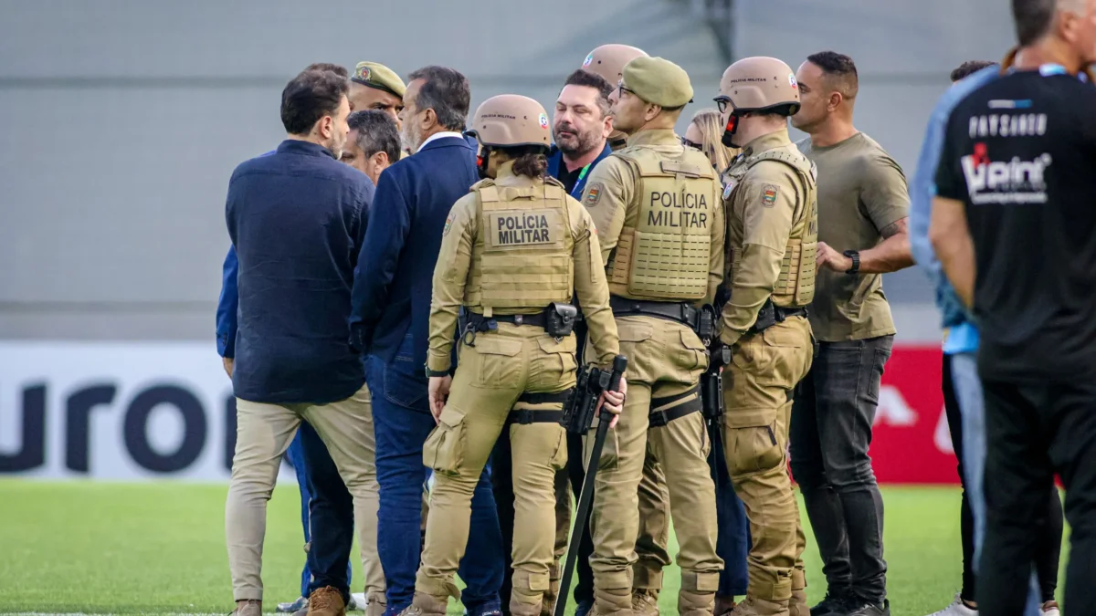 Jogo decisivo da Série C é adiado após risco de desabamento em arquibancada visitante