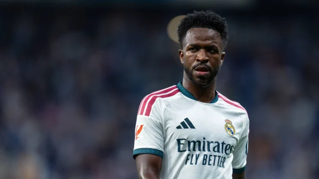 Jornal espanhol vê Vinicius Júnior no “fundo do poço” no Real Madrid