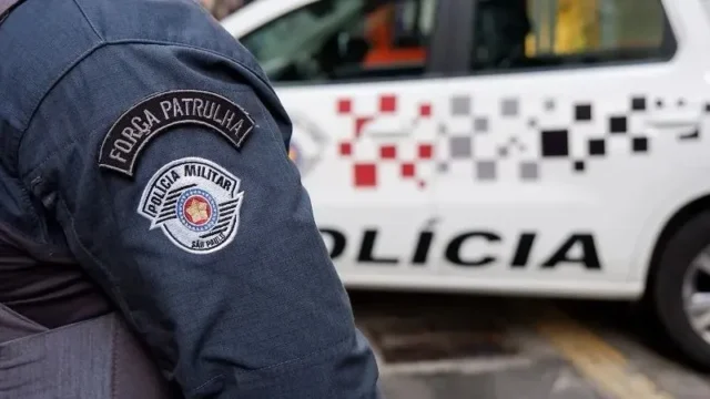 Jovem de 20 anos é morto com 27 tiros após PM confundir celular com arma em SP