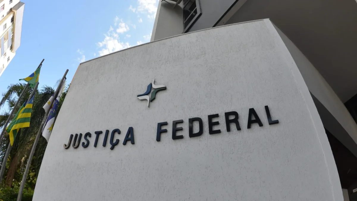 Justiça Federal em Goiás condena quatro por lavagem dinheiro e ligação com PCC