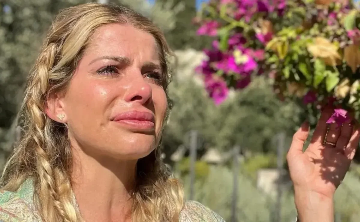 Karina Bacchi diz viver em celibato há quatro anos e meio: “Espero um homem de Deus”