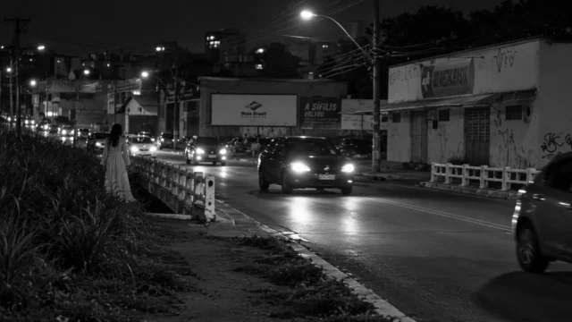 Lendas de Goiânia: a história da mulher de branco que aparecia à noite e assustava motoristas no setor Fama