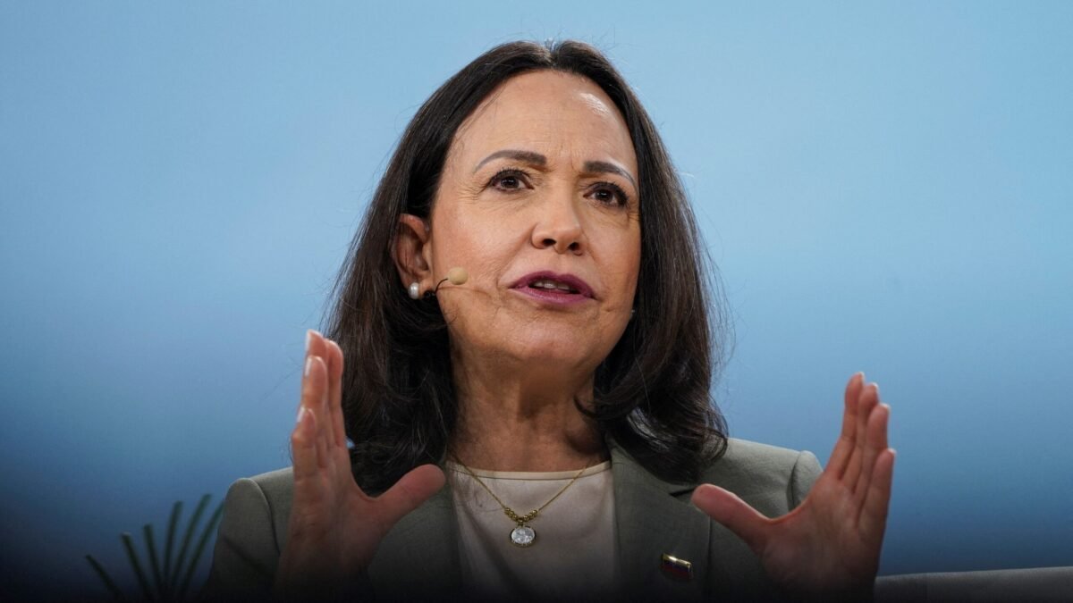 Líder da oposição, María Corina Machado retorna à Venezuela