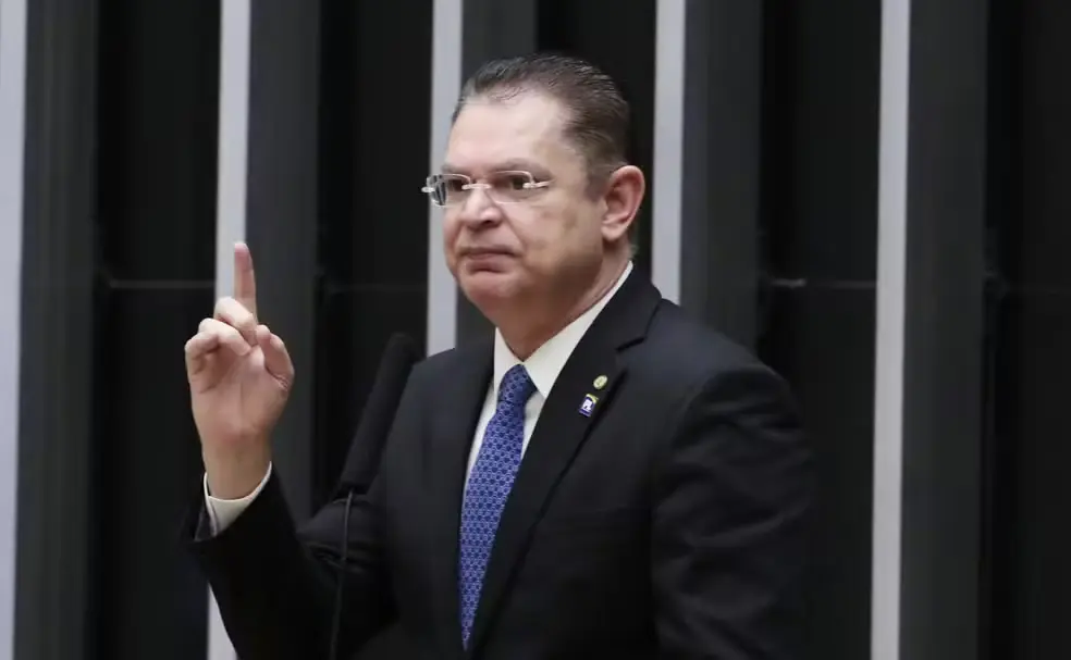 Líder do PL desiste de disputar presidência da Câmara após derrota de Flávio Bolsonaro