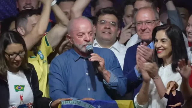 Lula agradece eleitores e promete “mudar o jeito de governar” com mais participação popular