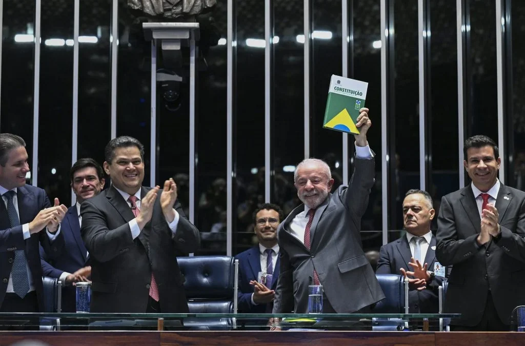 Lula participa da promulgação da PEC do fim da escala 6×1; nova regra começa em 60 dias