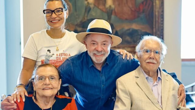 Lula visita José Sarney após ato eleitoral no Maranhão