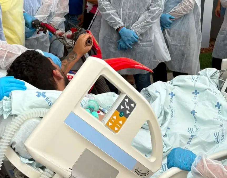 ‘Melhor visita que eu tive’: família leva moto a hospital para motivar jovem internado em Formosa