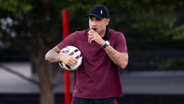 Mesmo contra América-MG em crise, Roger Silva descarta favoritismo do Atlético: “jogo difícil”