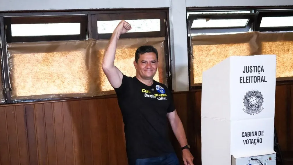 Moro critica governos do PT e defende mudança no comando do país