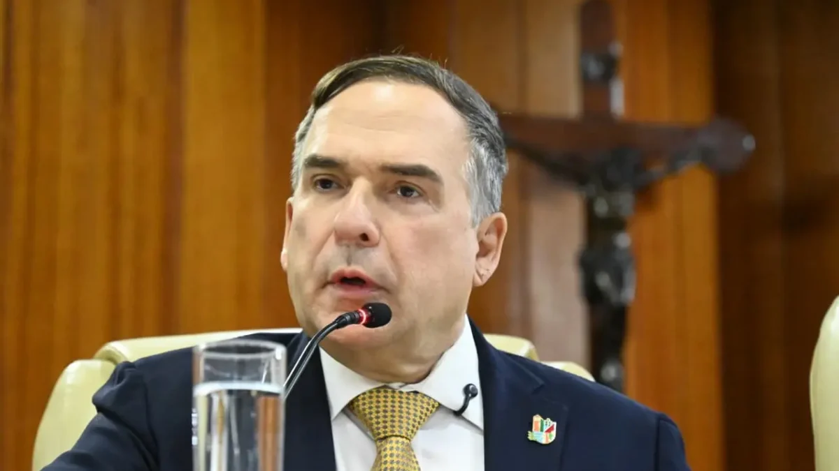 “Não vou aceitar que os mais pobres paguem a mesma taxa do lixo que os ricos”, diz Mabel