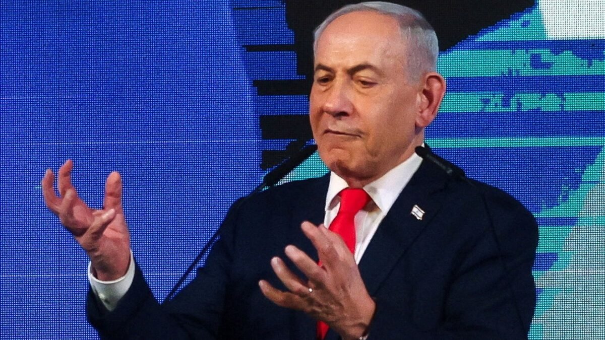 Netanyahu fica sem maioria parlamentar e Israel busca saída para formar governo
