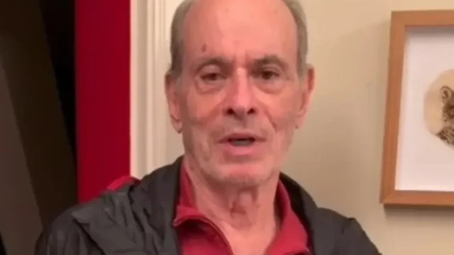 Ney Matogrosso passa por cirurgia e anuncia afastamento dos palcos