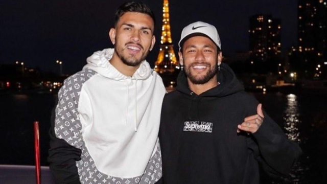 Neymar exibe camisa de Paredes após eliminação do Vasco para o Boca e reacende rixa com Thiago Mendes