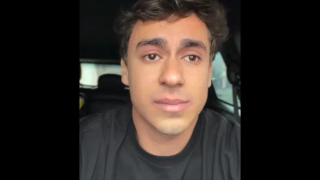 Nikolas Ferreira chora e canta louvor ao refletir sobre segundo turno das eleições