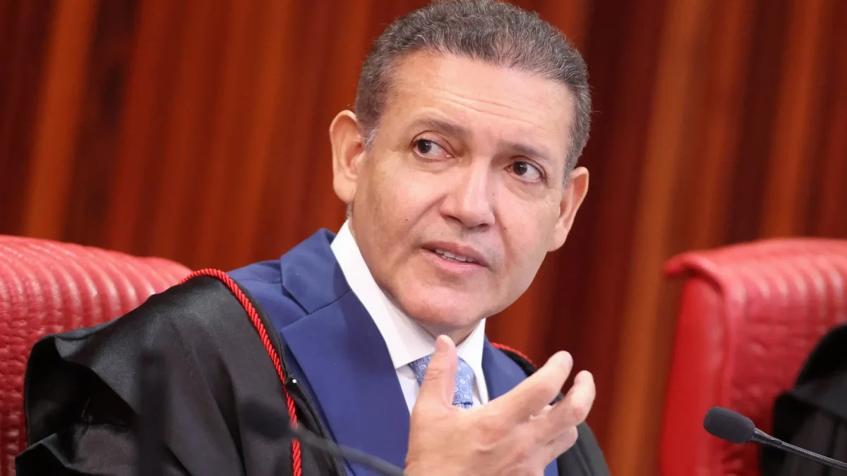 Nunes Marques determina apuração sobre canal ‘Exército do Lula’ no WhatsApp