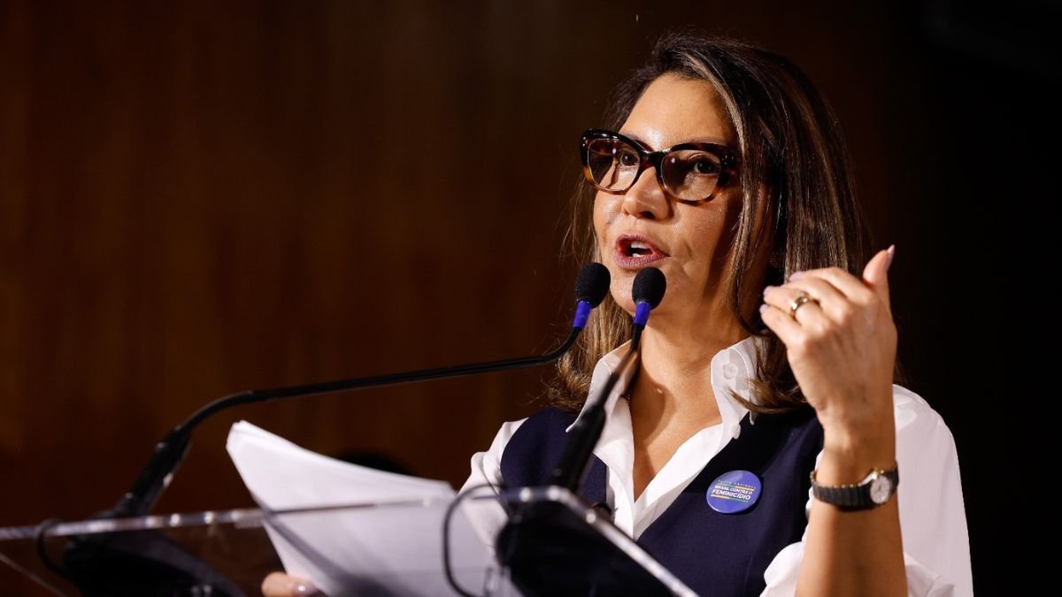 Nunes Marques manda Janja apagar vídeo contra Flávio Bolsonaro em rede social