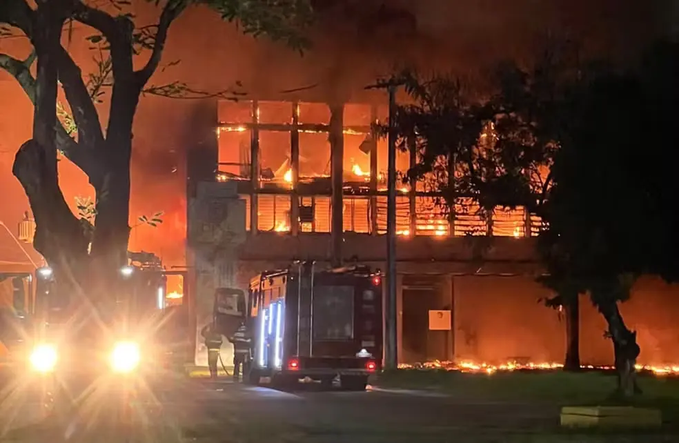 O incêndio em prédio da UFPE foi criminoso? Entenda o que se sabe