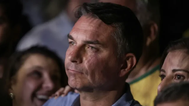 O que se sabe sobre a suposta saída de Flávio Bolsonaro do Brasil