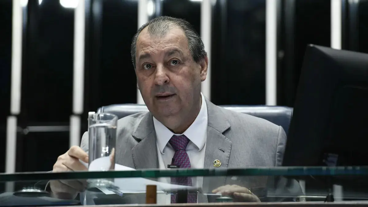Omar Aziz retorna ao governo do Amazonas após 8 anos