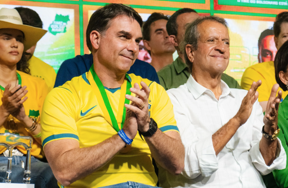 Partido de Flávio Bolsonaro reconhece vitória de Lula