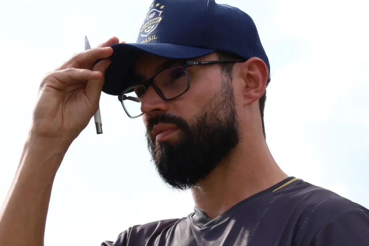 Permanência, acesso e título em 43 dias: Luan Carlos fala sobre fim de ano mágico no futebol goiano