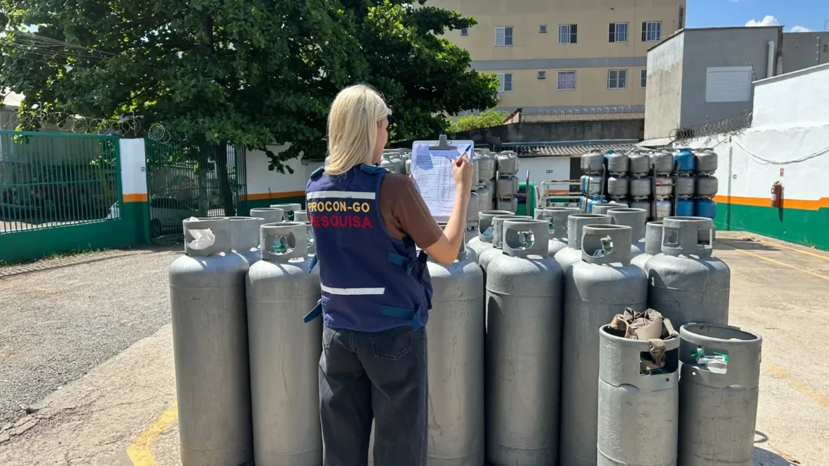 Pesquisa do Procon Goiás revela variação de até 25% no preço do gás de cozinha em Goiânia