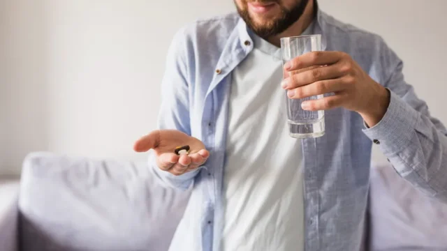 Pílula anticoncepcional masculina promete efeito de até 8 horas e avança para testes em humanos