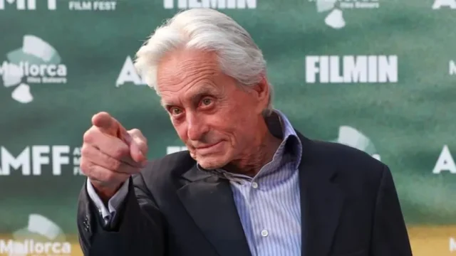 Por que Michael Douglas ficou sem herança de US$ 61 milhões do pai?