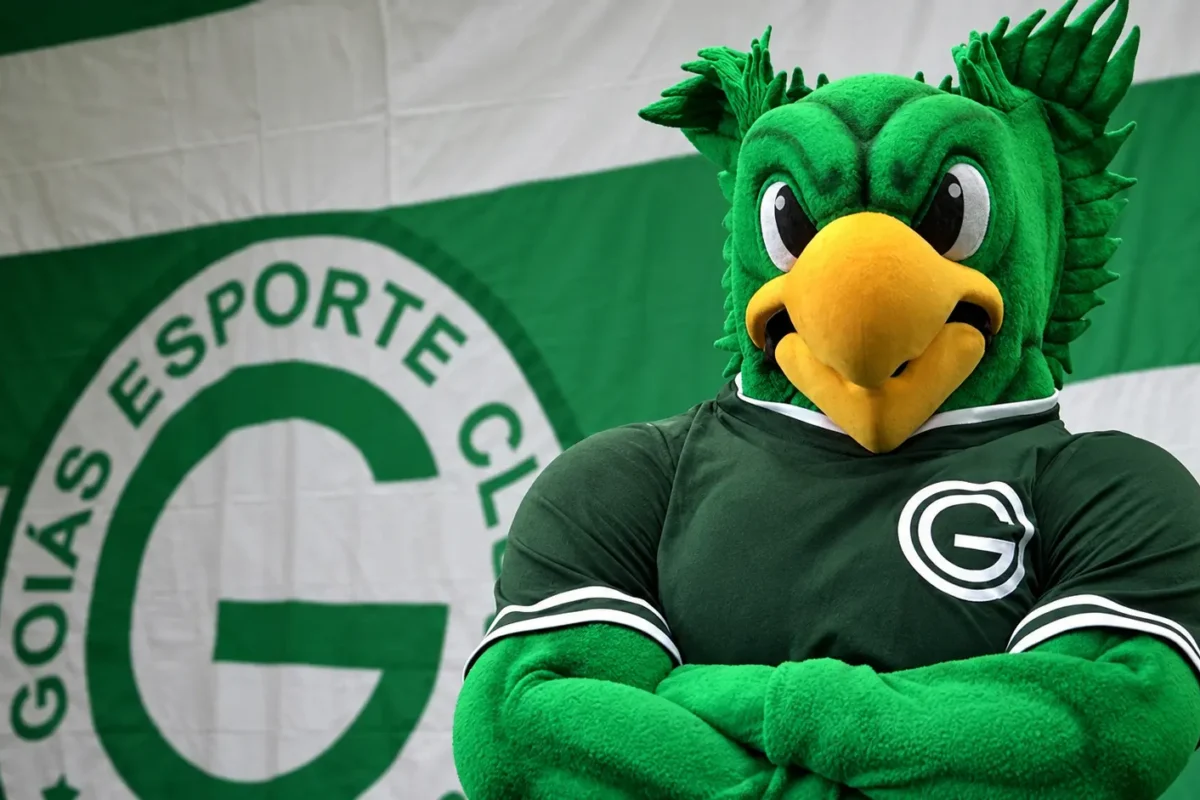 Por que o mascote do Goiás é um Periquito? Entenda a origem do símbolo esmeraldino