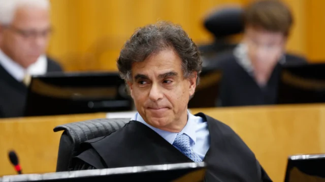 Presidente do TST promete punição severa para empresas que demitirem funcionários por voto