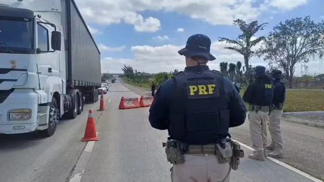PRF registra 27 interdições em rodovias durante eleições; quatro seguem por causa das chuvas