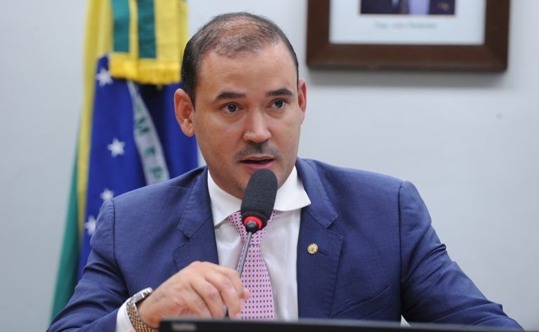 Quaest: Vicentinho Júnior lidera com 59% dos votos válidos em Tocantins