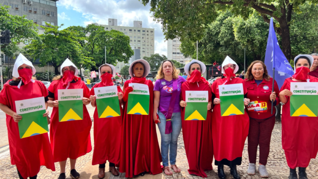 “Quem venceu o Bolsonaro em 2022 foram as mulheres”, diz Adriana Accorsi em ato em Goiânia