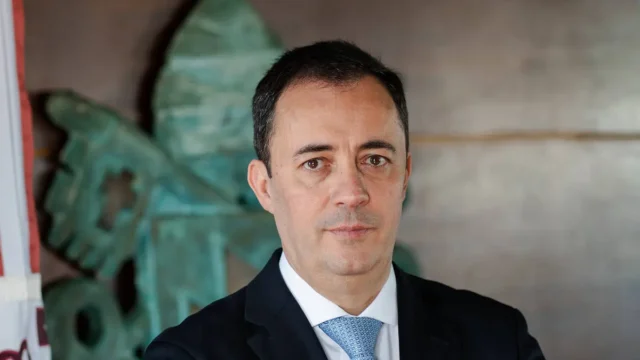 Reitor da PUCPR morre nos EUA atingido por pedaço de telhado arrancado pelo vento