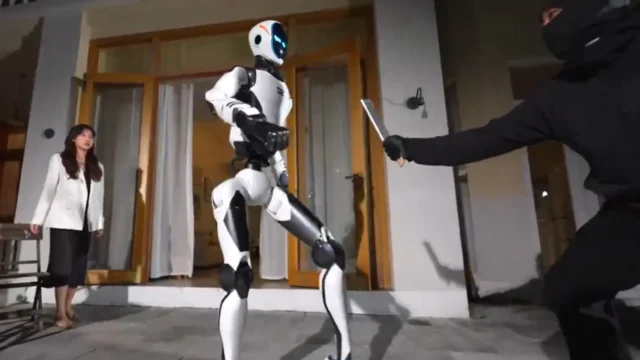 Robô chinês dá golpes de kung fu, pula carros e ergue veículo; veja vídeo
