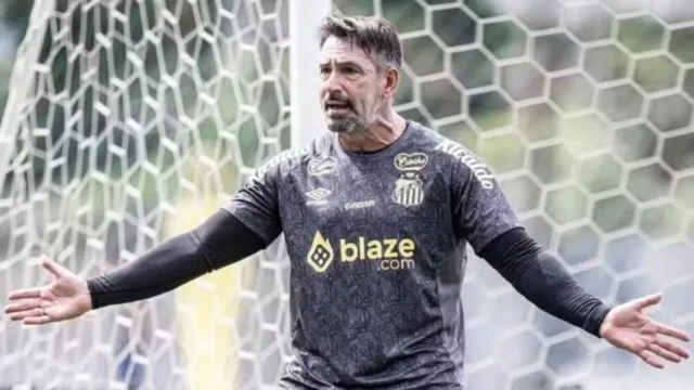 Santos leva novo transfer ban na Fifa por dívida com preparador de goleiros