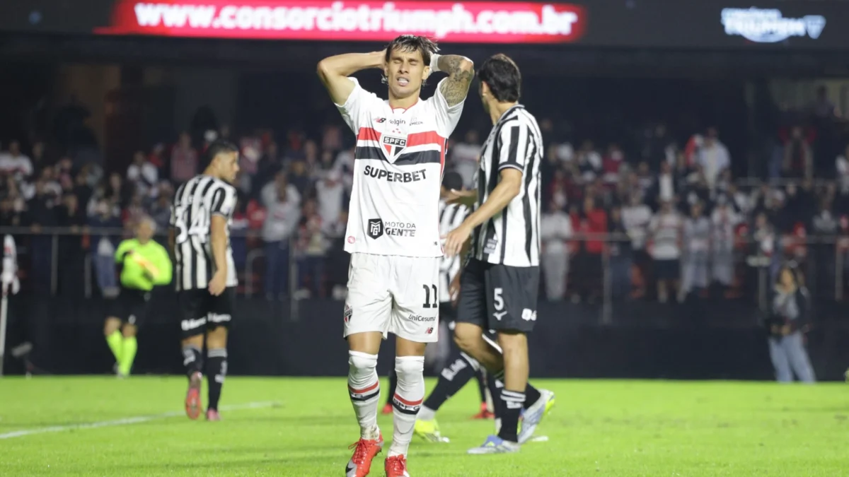 São Paulo confirma volta de Lucas e lesão de Ferreirinha