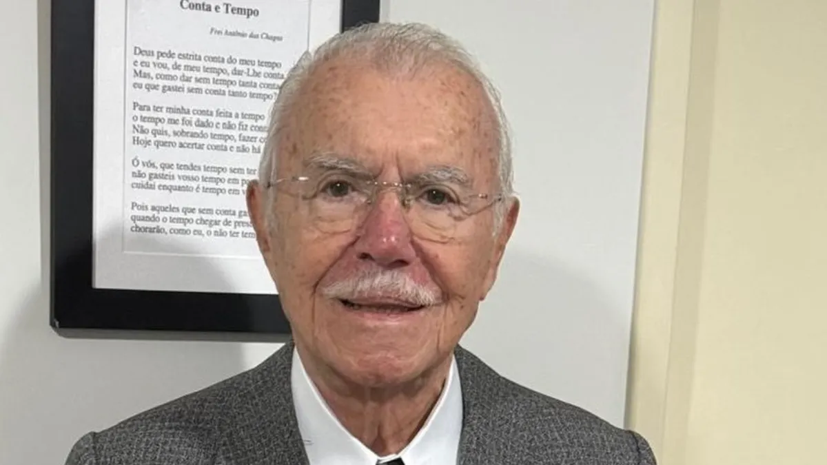 Sarney recebe alta após cirurgia abdominal e nove dias internado em São Luís