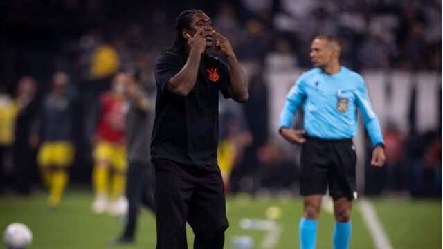 Seedorf explica por que não ficou surpreso com vitória do Corinthians sobre o Mirassol