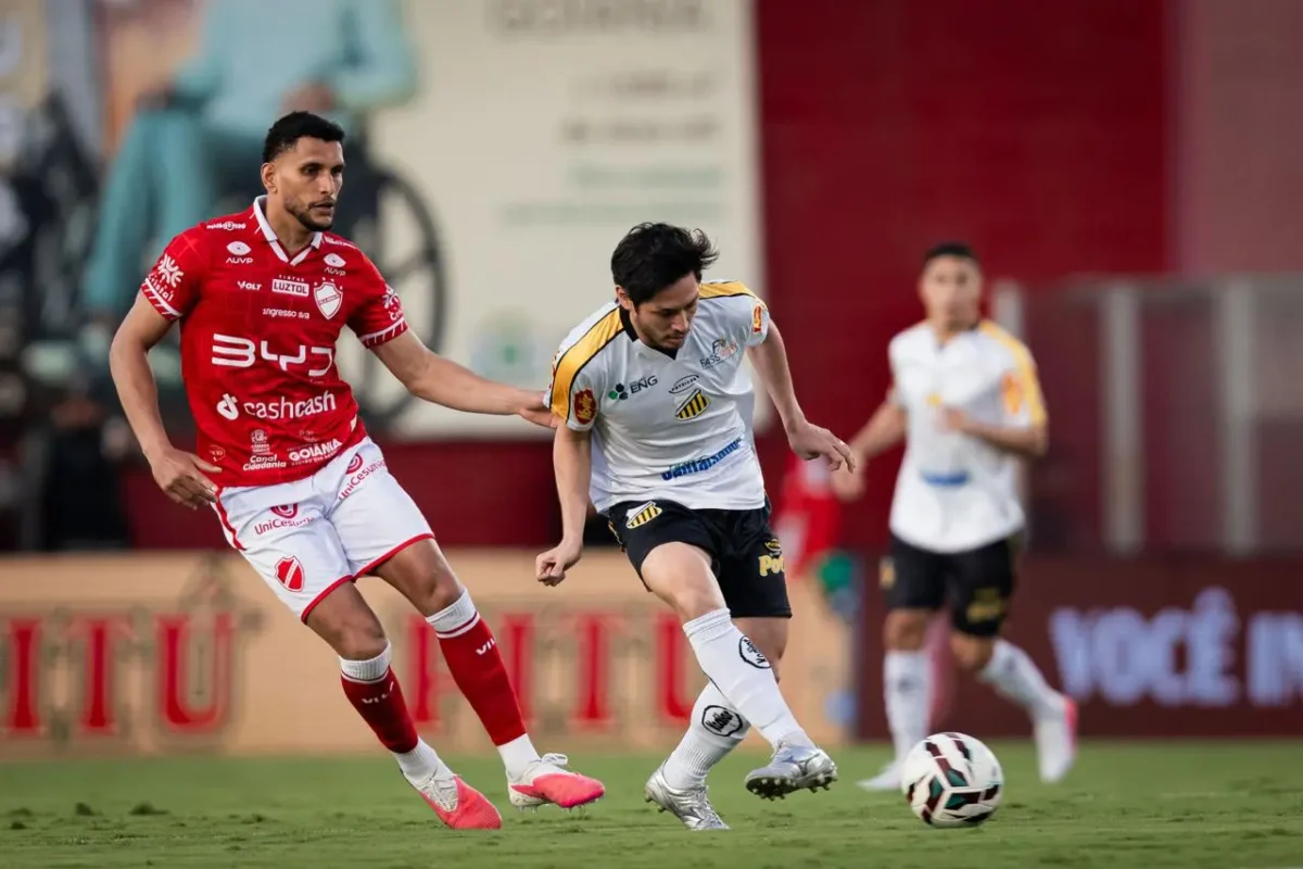 Sem criar chances de gol, Vila Nova vai perdendo para o Novorizontino e deixando a liderança da Série B