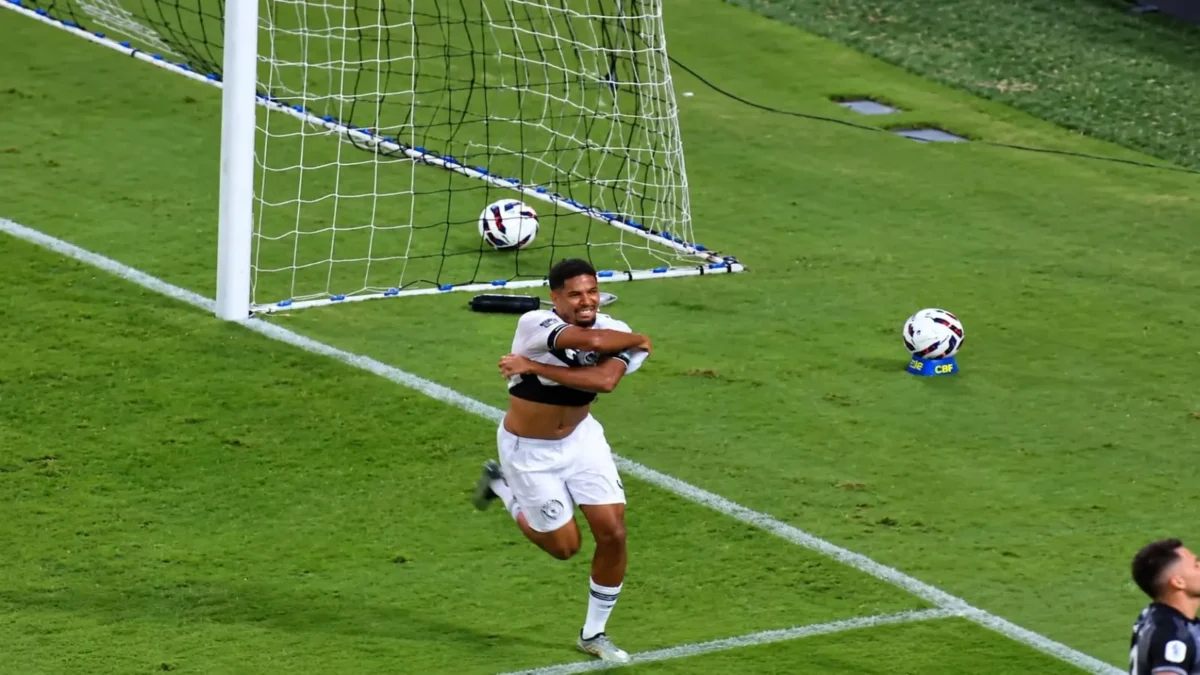 Série B: Goiás vence Ceará com golaços de Kadu Sousa e segue na briga pelo acesso