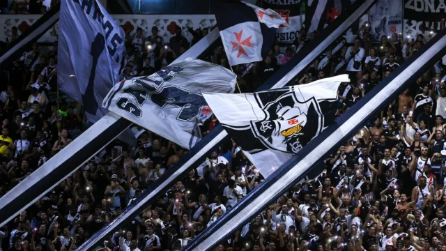 Torcida do Vasco esgota ingressos para semifinal contra o Boca Juniors