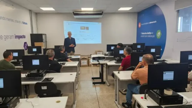 TRE-GO inicia preparação das urnas eletrônicas para segundo turno em Goiás