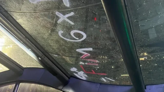Três estações do Metrô de São Paulo são vandalizadas em ato pró-Lula na Paulista